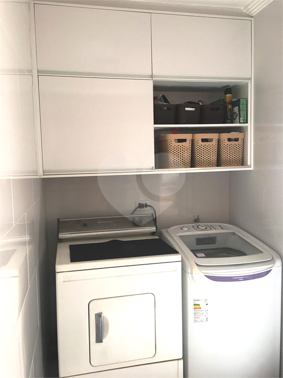 Sobrado semi-novo na Vila Constança