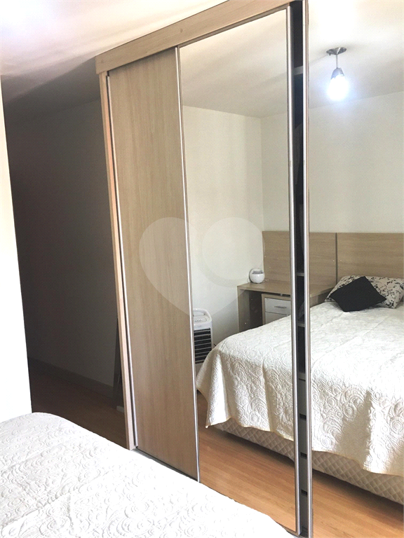 Sobrado semi-novo na Vila Constança
