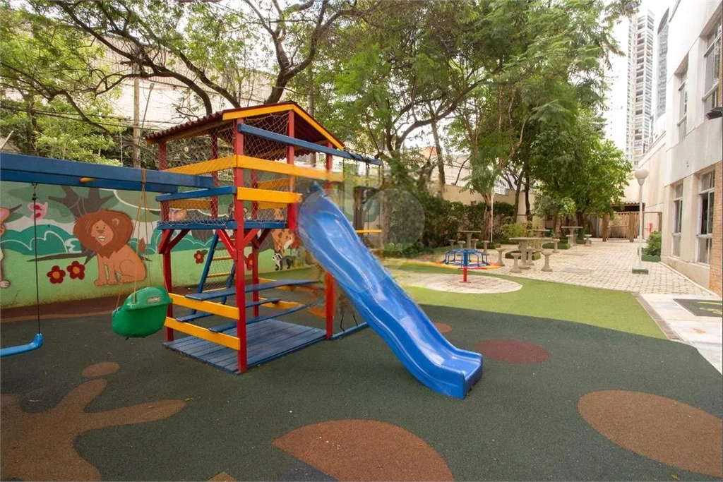 Amplo apto próximo da Av Braz Leme, com 3 dormitórios, sendo 2 suítes, 2 vagas, sacada Gourmet