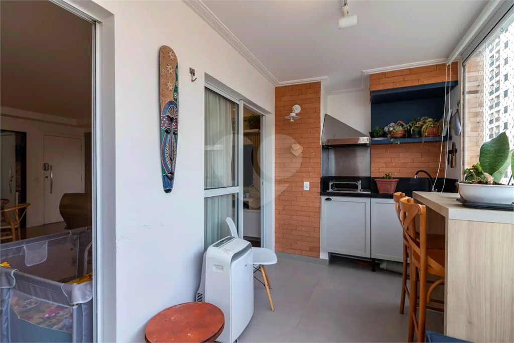 Amplo apto próximo da Av Braz Leme, com 3 dormitórios, sendo 2 suítes, 2 vagas, sacada Gourmet