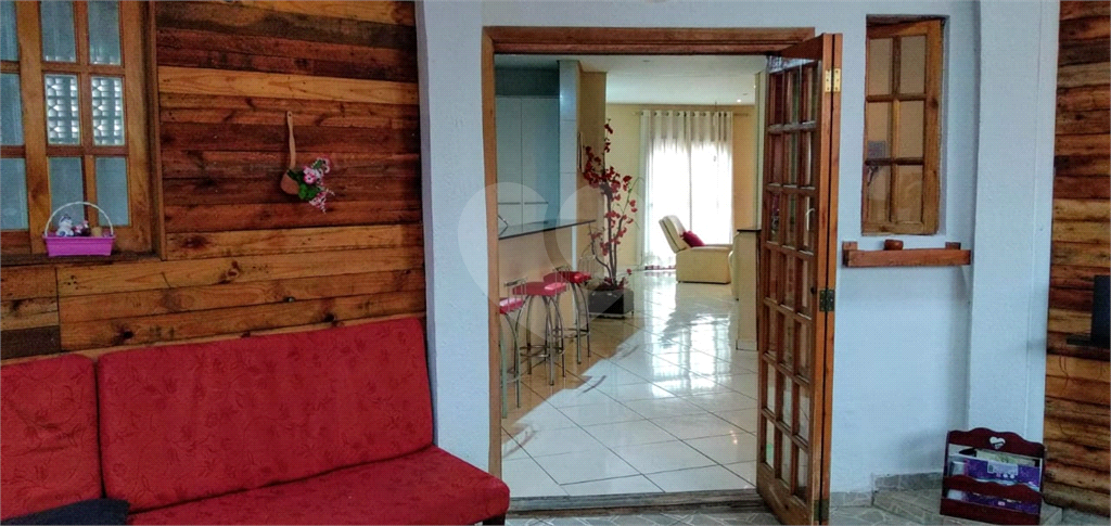 Prédio de esquina comercial e ou residencial. Reformado