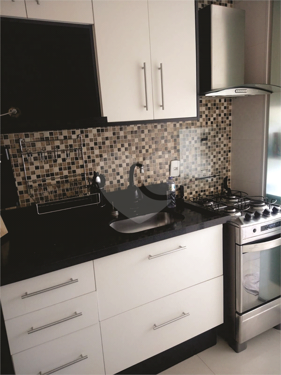 Apartamento de 2 dormitórios totalmente reformado e mobiliado NA REGIÃO DO TREMEMBÉ.