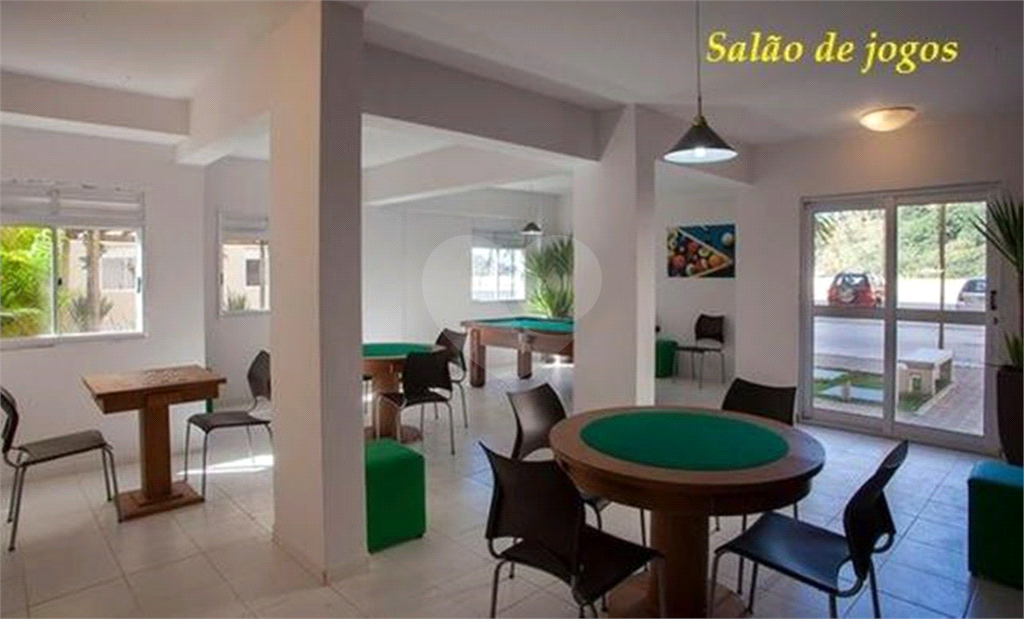 Apartamento de 2 dormitórios totalmente reformado e mobiliado NA REGIÃO DO TREMEMBÉ.