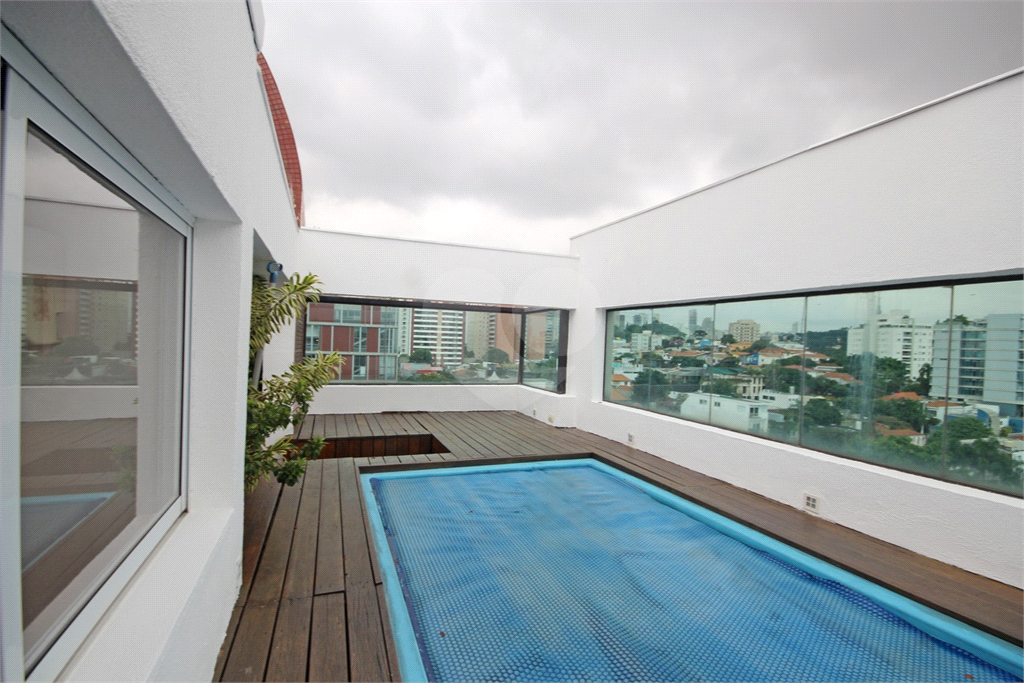Oporunidade única - Cobertura duplex com piscina
