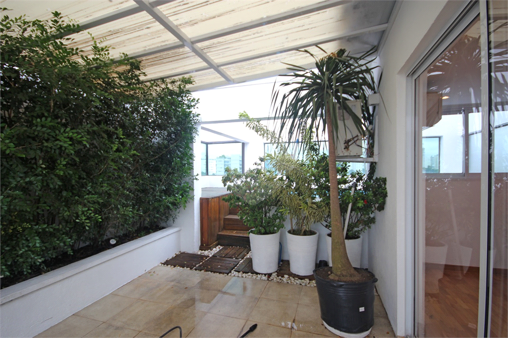 Oporunidade única - Cobertura duplex com piscina
