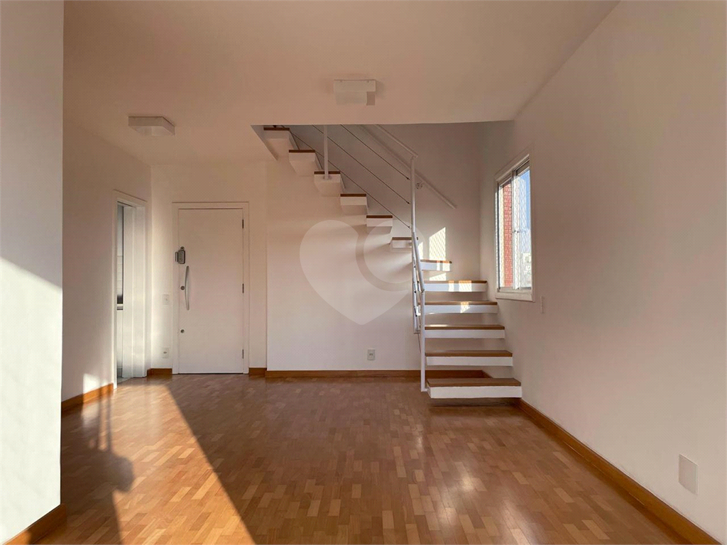 Oporunidade única - Cobertura duplex com piscina