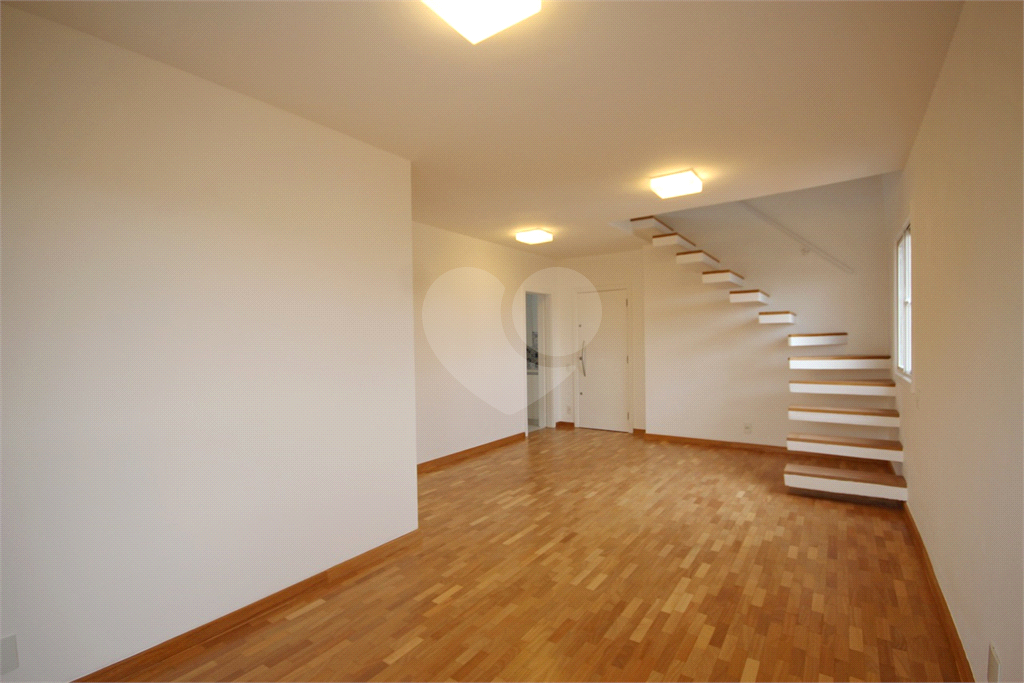Oporunidade única - Cobertura duplex com piscina