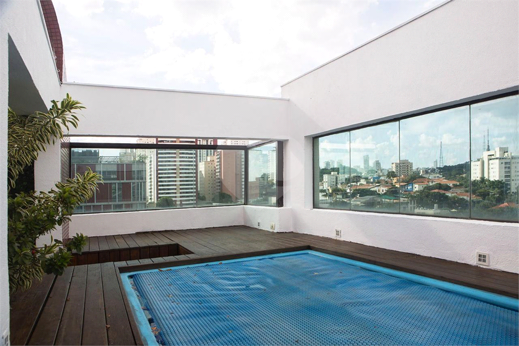 Oporunidade única - Cobertura duplex com piscina