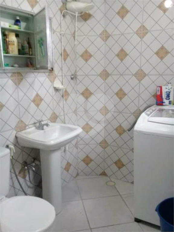 Casa Comercial em Lapa de Baixo