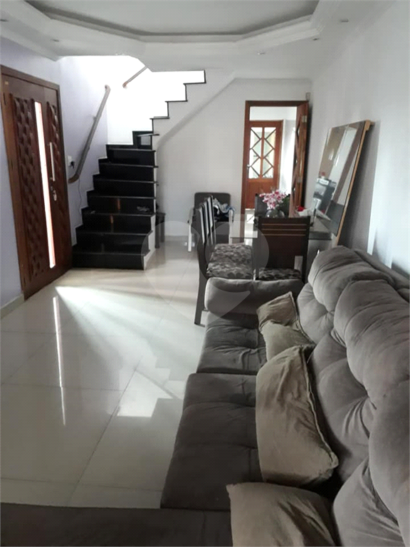 Excelente Sobrado Residencial no Parque Vitória por R$ 650.000,00