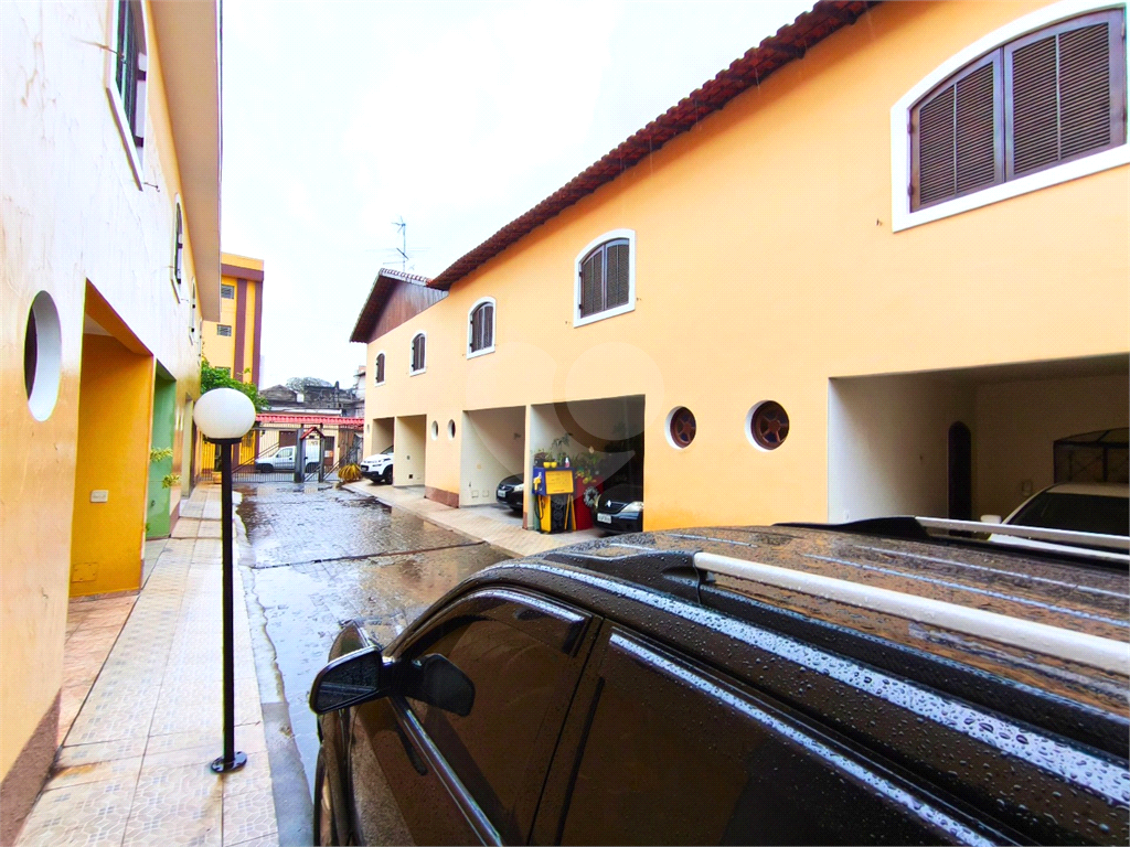 Excelente Sobrado em Condomínio Fechado – Vila Sabrina