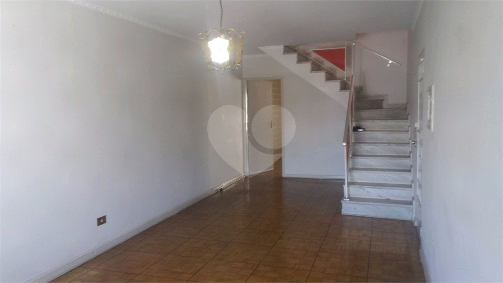 lindo sobrado com ótima localização!!!