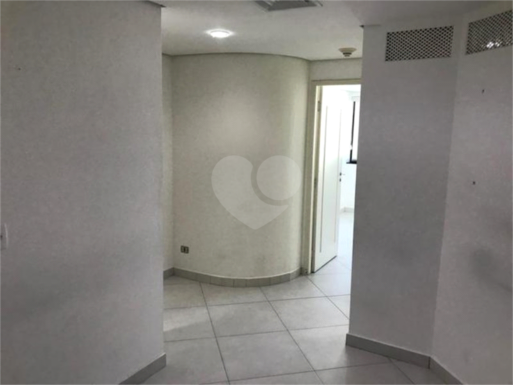 Sala Comercial Reformada em Moema Pássaros 