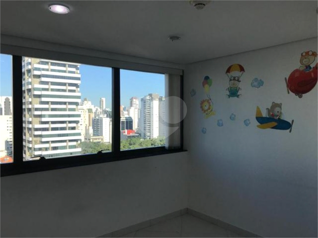 Sala Comercial Reformada em Moema Pássaros 