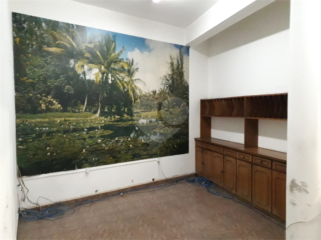 Prédio comercial e excelente estrutura e localização!!!!!!