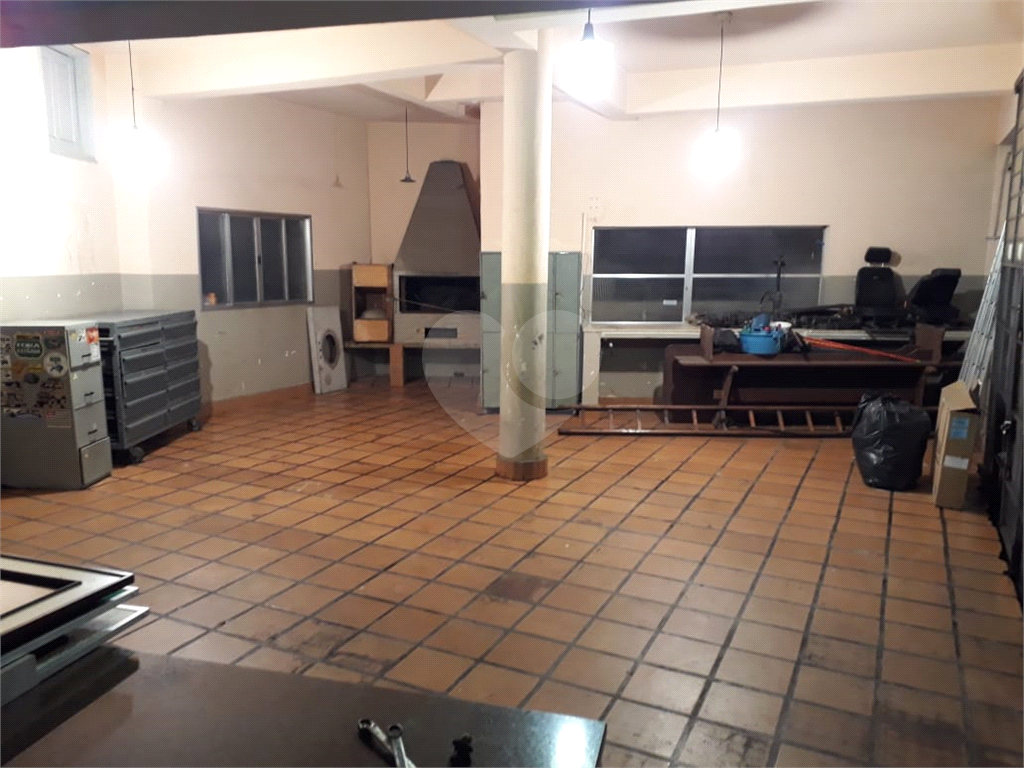 Prédio comercial e excelente estrutura e localização!!!!!!