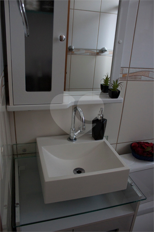 APARTAMENTO em VILA ROSÁLIA