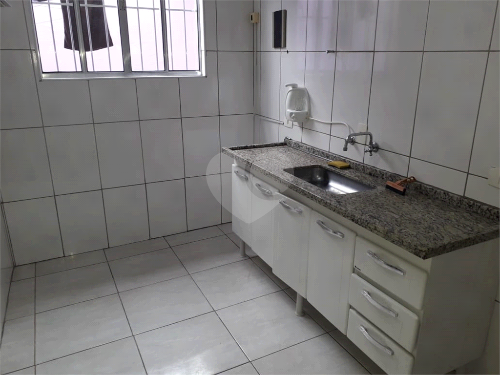 Casa à venda com 2 quartos, 50m² - Foto 9