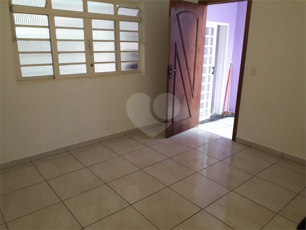 Casa à venda com 2 quartos, 50m² - Foto 3