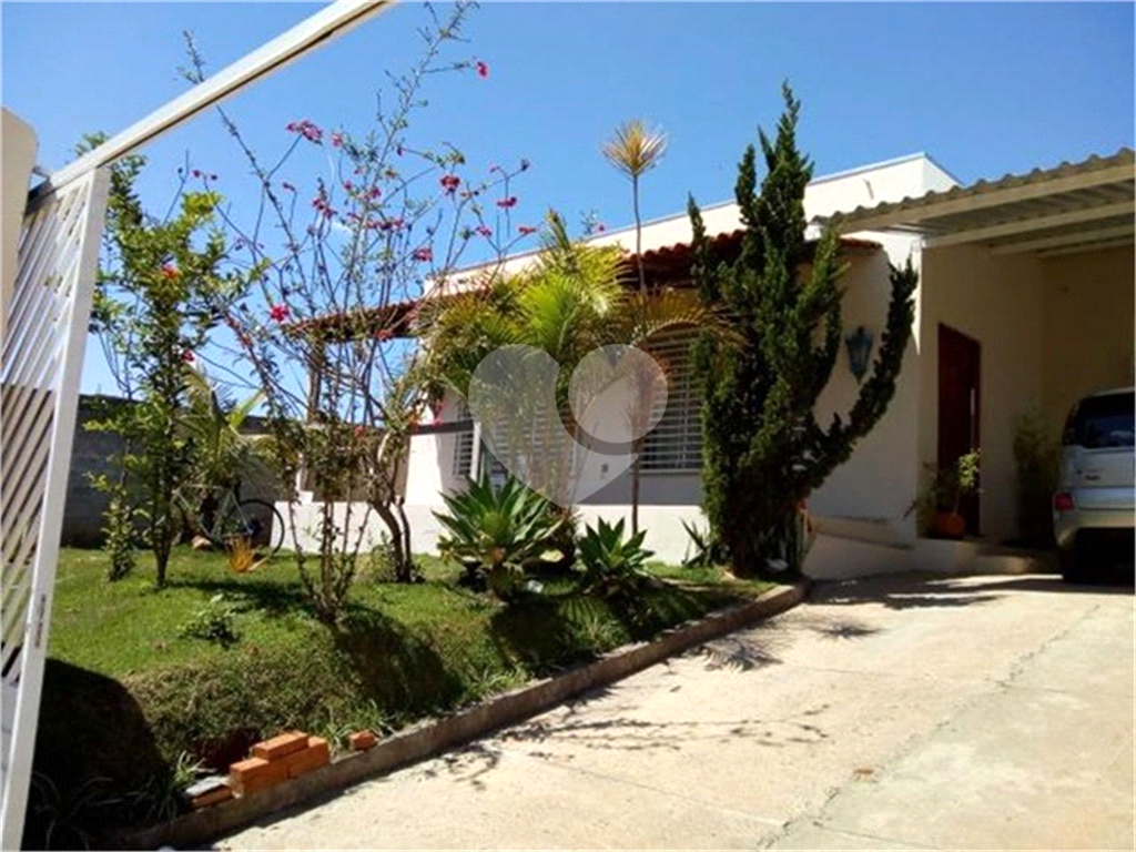 Casa à venda com 4 quartos, 200m² - Foto 2