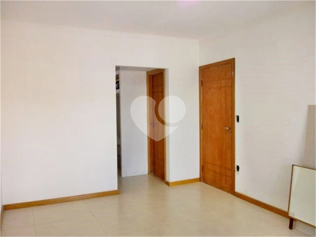 Casa à venda com 4 quartos, 200m² - Foto 15