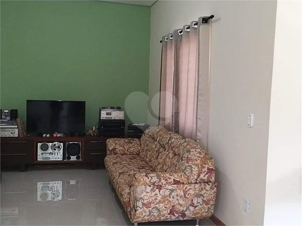 Casa à venda com 4 quartos, 200m² - Foto 13