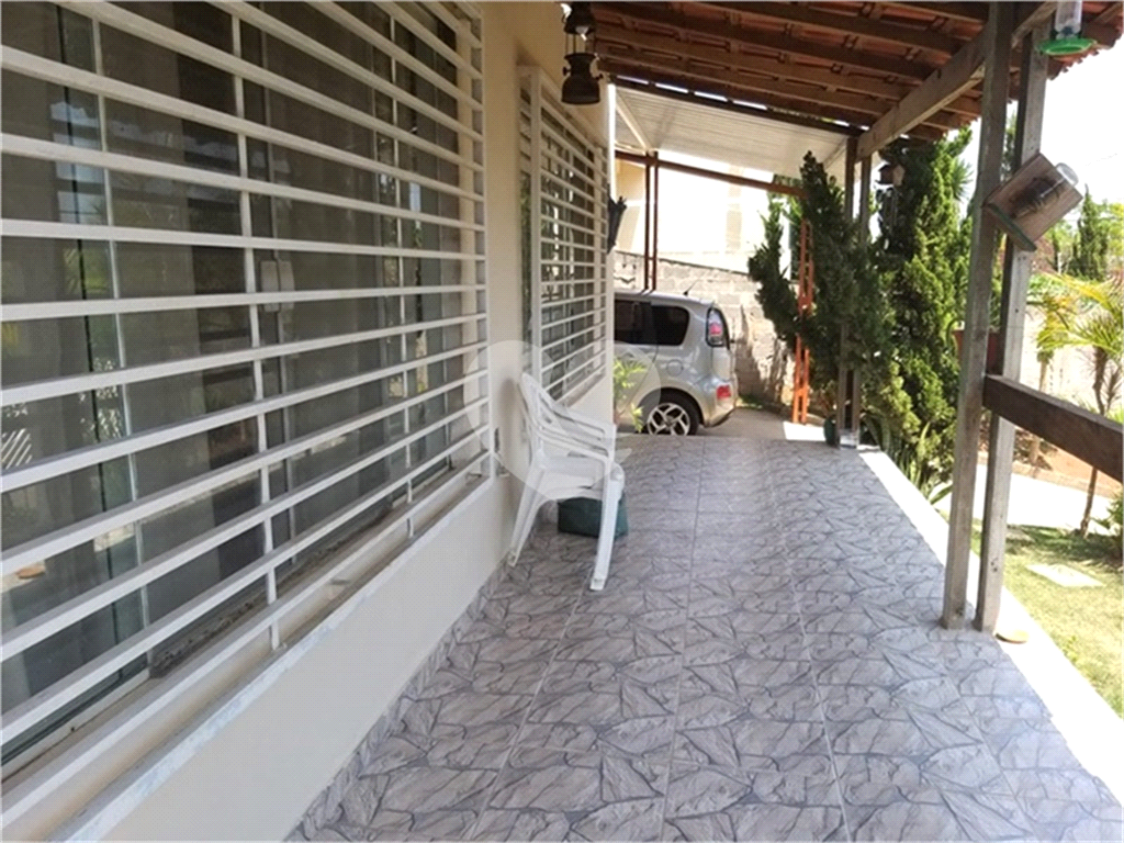 Casa à venda com 4 quartos, 200m² - Foto 3