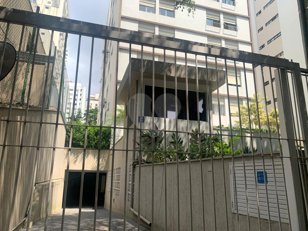 APARTAMENTO em MOEMA
