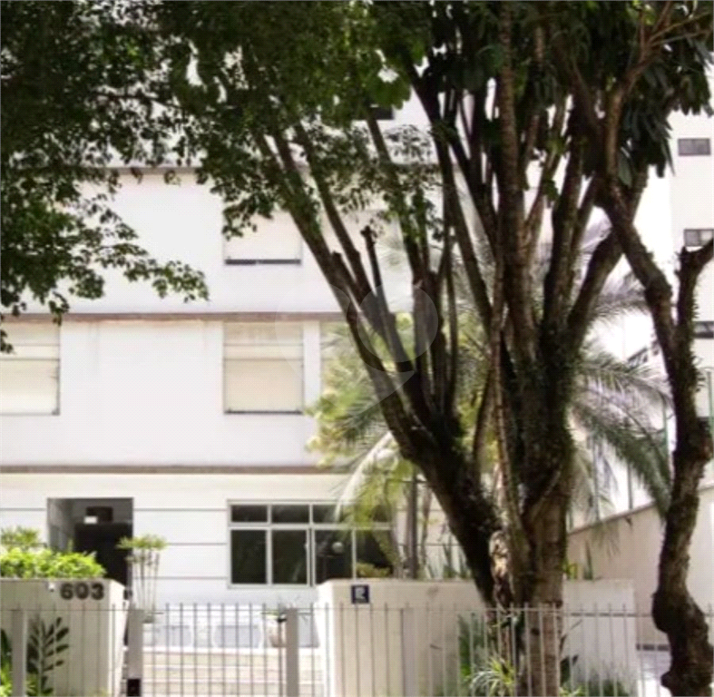 APARTAMENTO em MOEMA