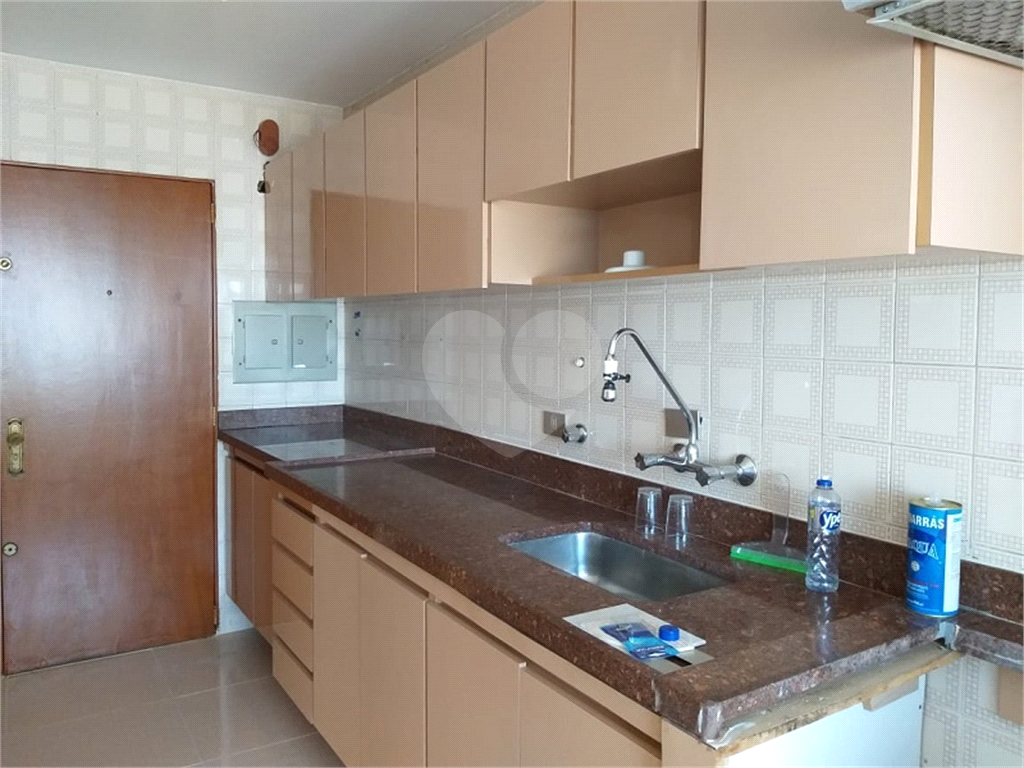 03 dormitórios, 01 suite, 02 vagas fixas são 80 metros quadrado , próxima ao Metro Santana.