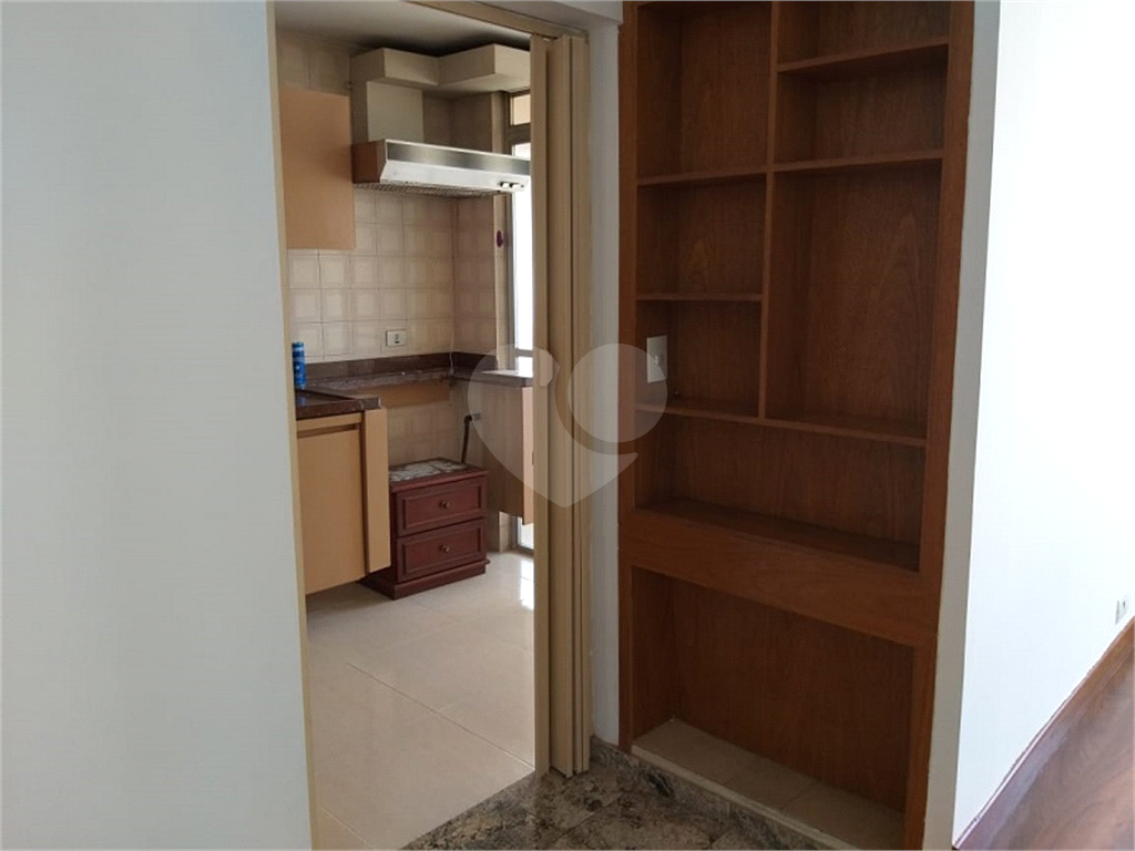 03 dormitórios, 01 suite, 02 vagas fixas são 80 metros quadrado , próxima ao Metro Santana.