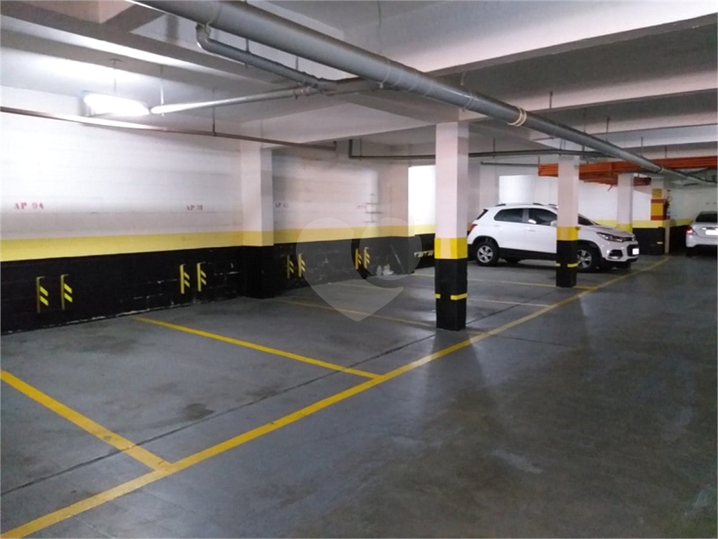 03 dormitórios, 01 suite, 02 vagas fixas são 80 metros quadrado , próxima ao Metro Santana.