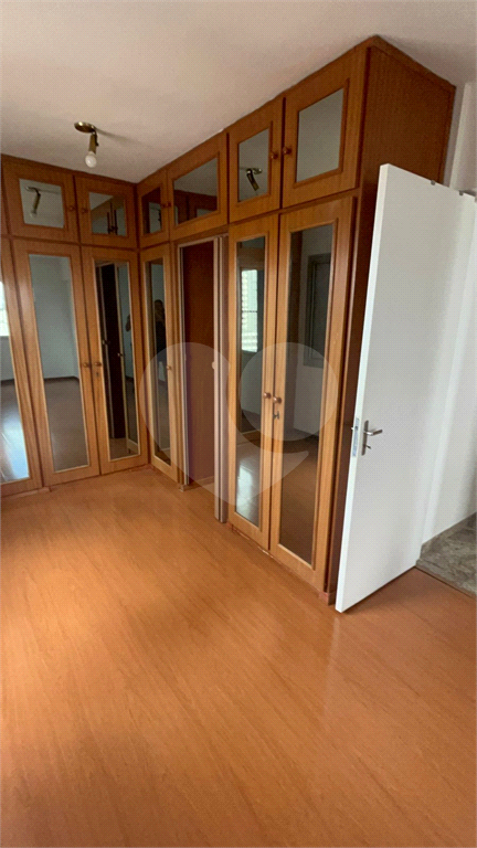 03 dormitórios, 01 suite, 02 vagas fixas são 80 metros quadrado , próxima ao Metro Santana.