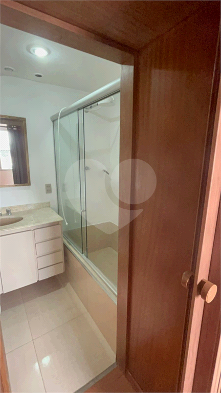 03 dormitórios, 01 suite, 02 vagas fixas são 80 metros quadrado , próxima ao Metro Santana.