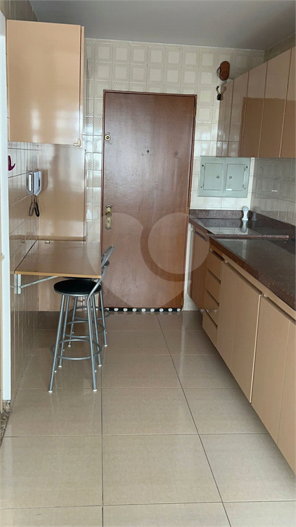 03 dormitórios, 01 suite, 02 vagas fixas são 80 metros quadrado , próxima ao Metro Santana.