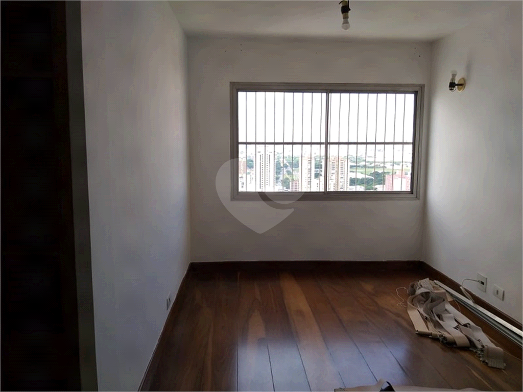 03 dormitórios, 01 suite, 02 vagas fixas são 80 metros quadrado , próxima ao Metro Santana.