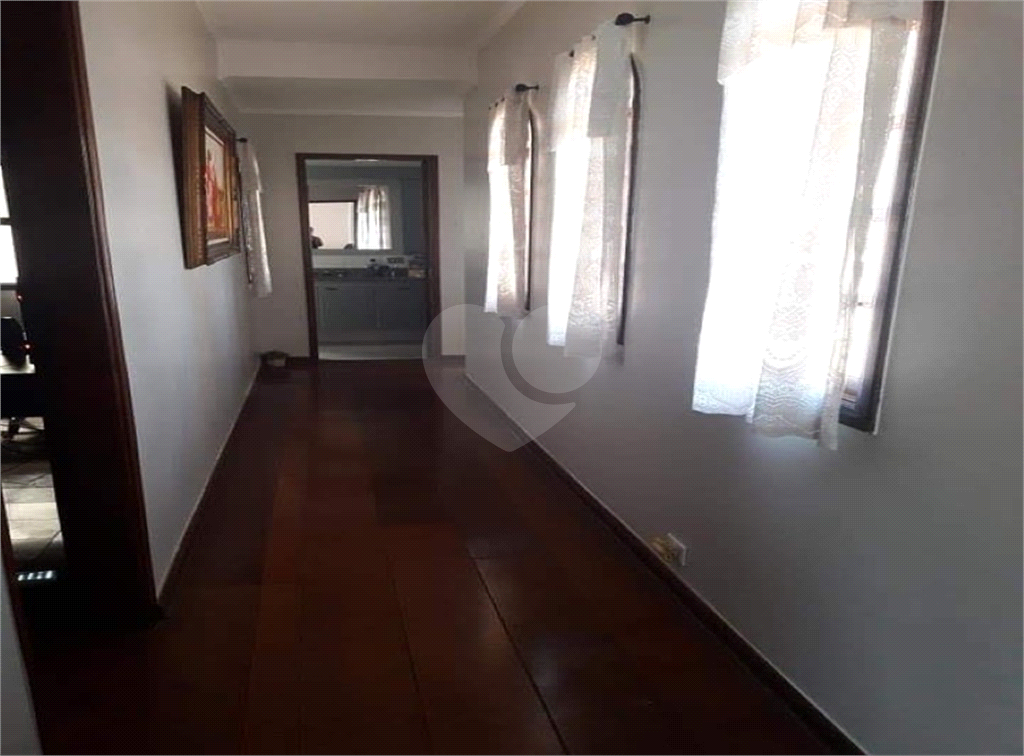 Casa à venda com 4 quartos, 200m² - Foto 11