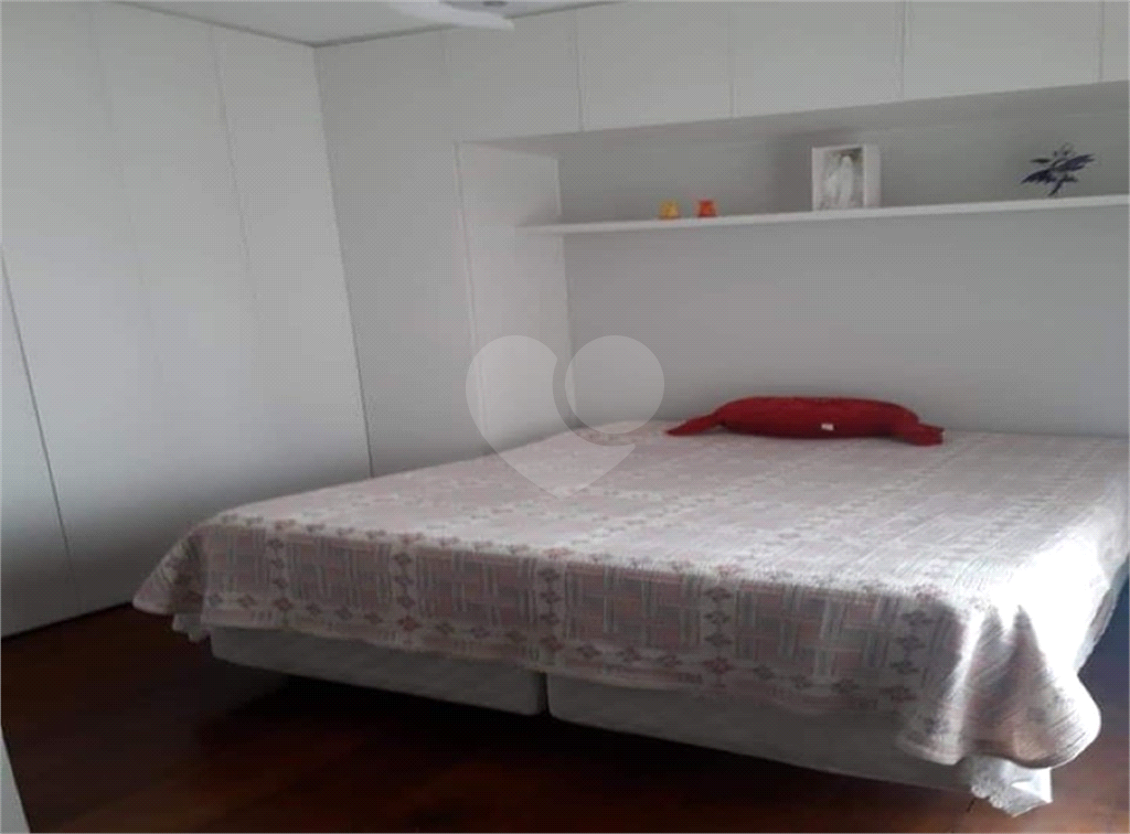 Casa à venda com 4 quartos, 200m² - Foto 4