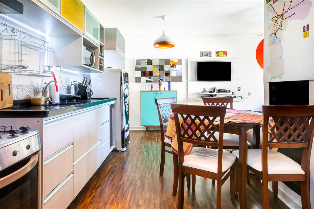 APARTAMENTO em CENTRO
