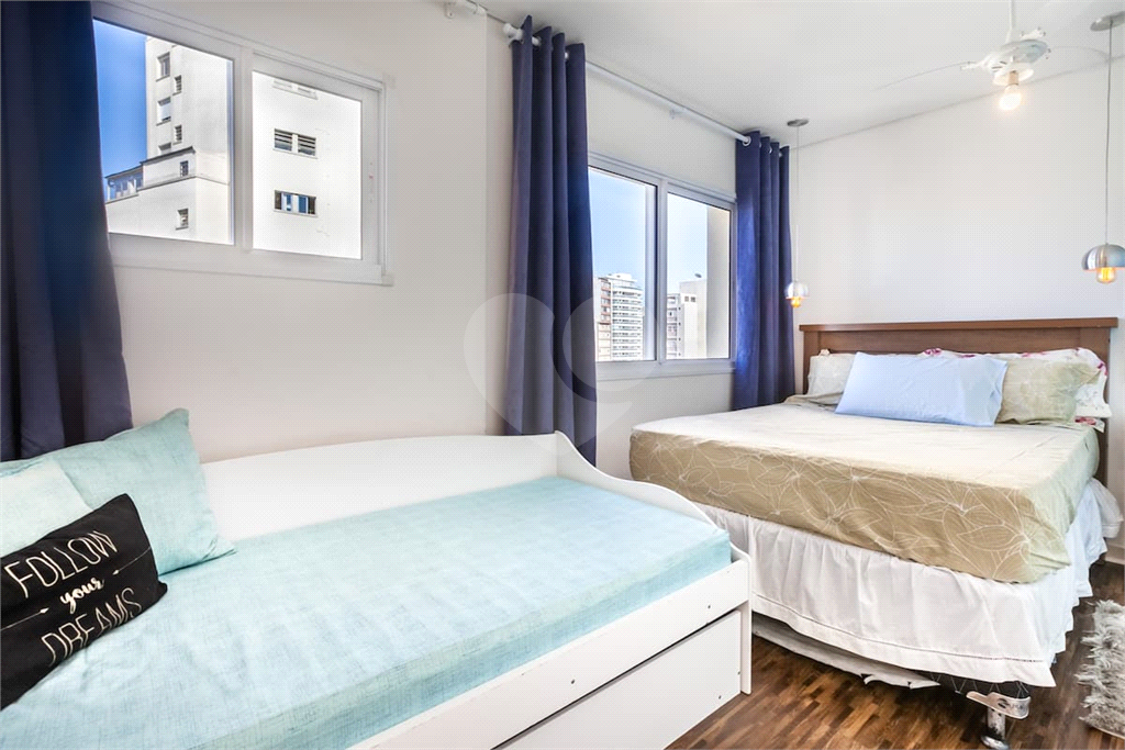APARTAMENTO em CENTRO
