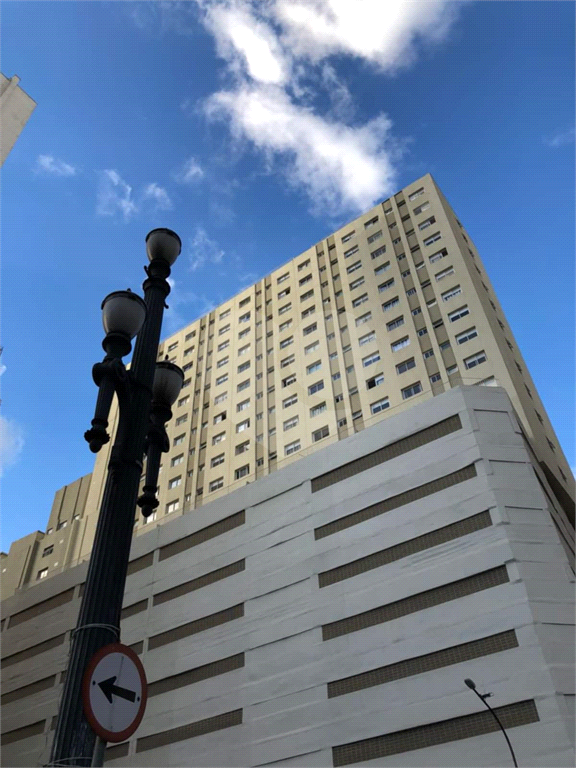 APARTAMENTO em CENTRO