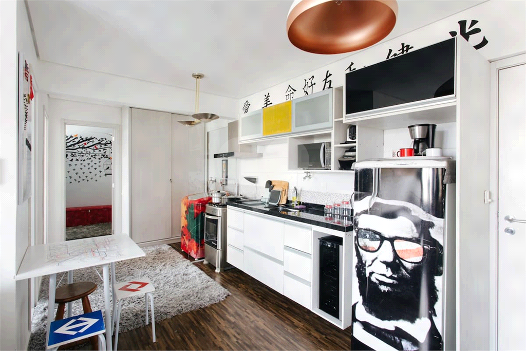 APARTAMENTO em CENTRO