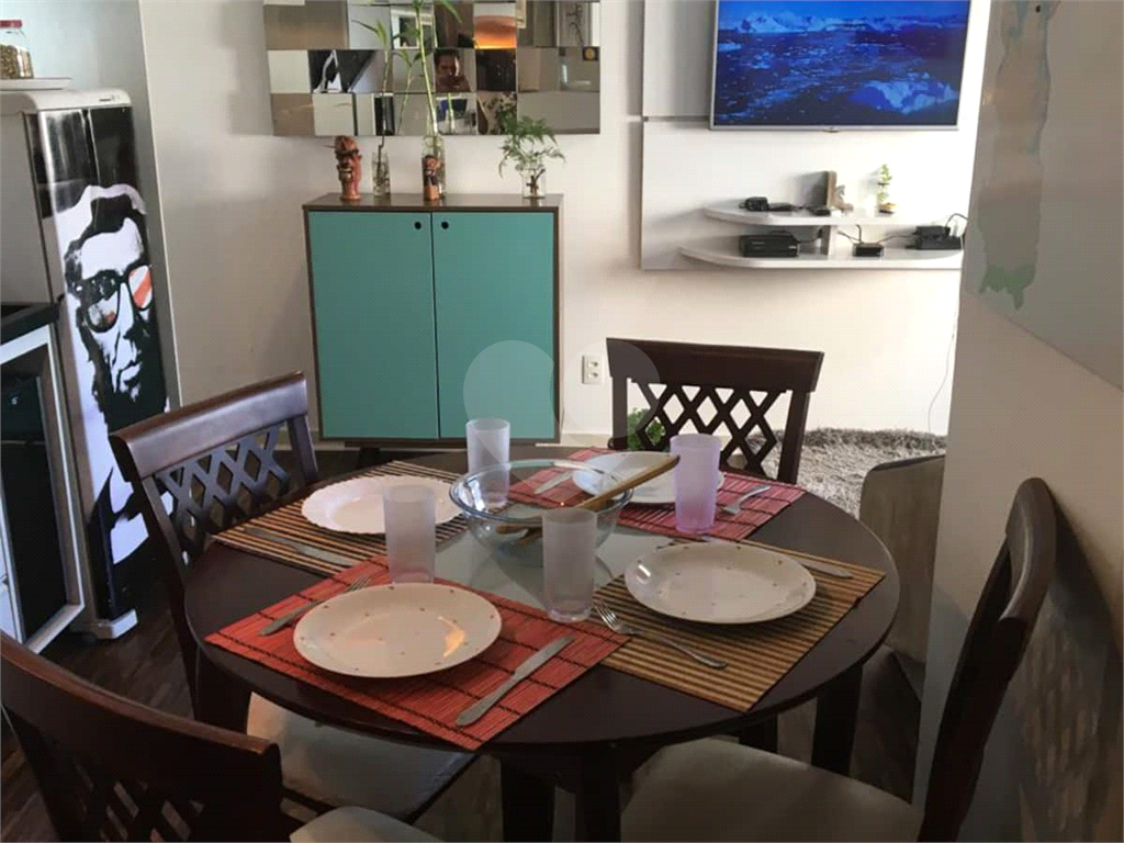 APARTAMENTO em CENTRO