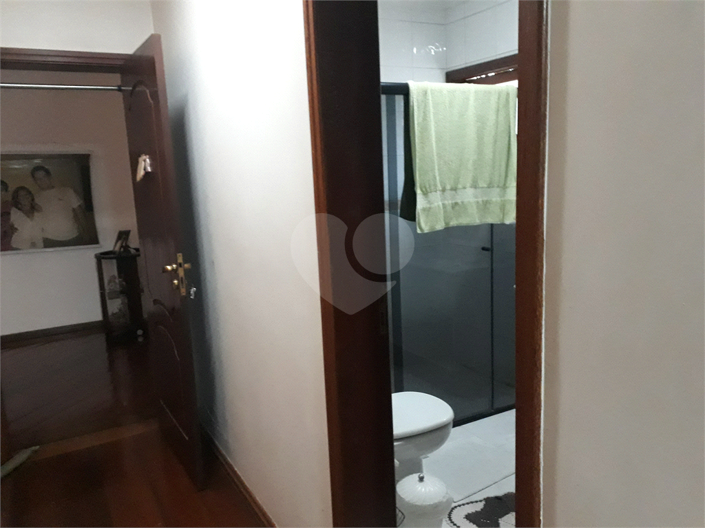 Mansão em condomínio, com 6 suites, e vagas para 15 autos....