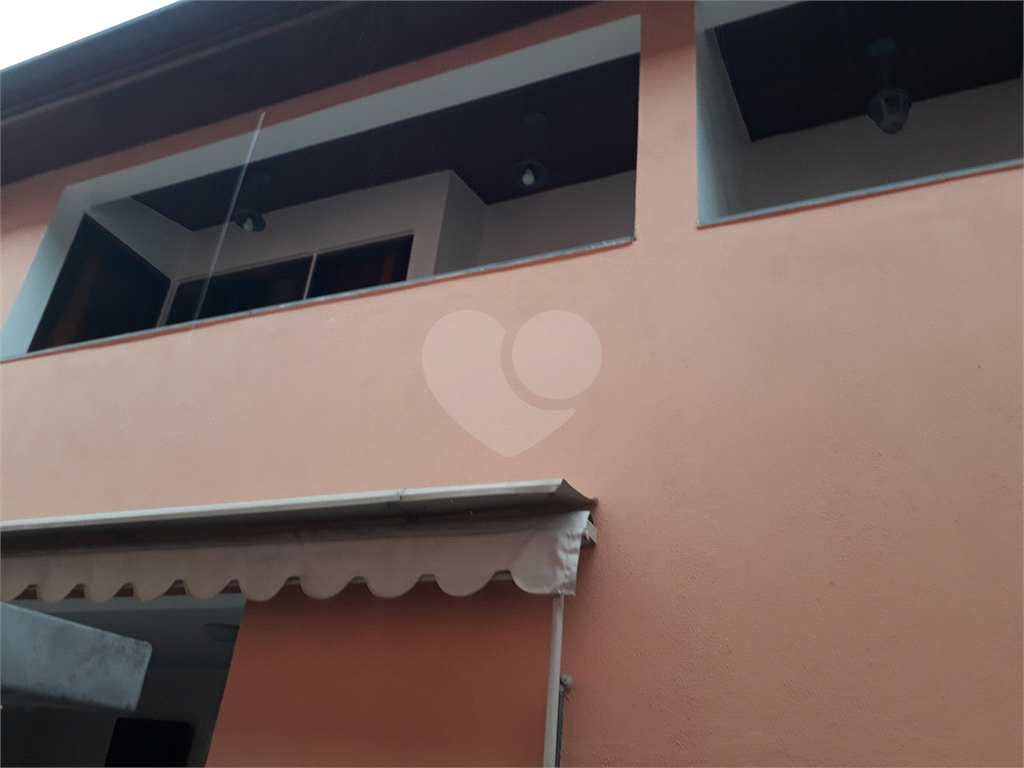 Mansão em condomínio, com 6 suites, e vagas para 15 autos....