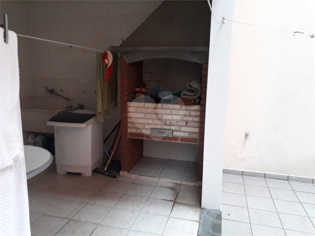 Mansão em condomínio, com 6 suites, e vagas para 15 autos....