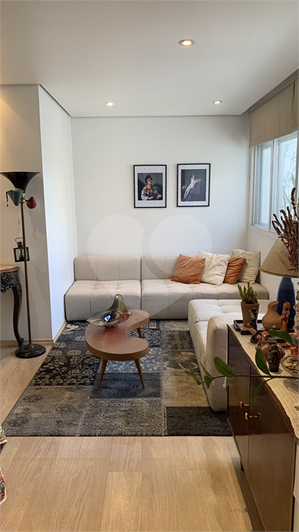 APARTAMENTO À VENDA NO ALTO DA LAPA