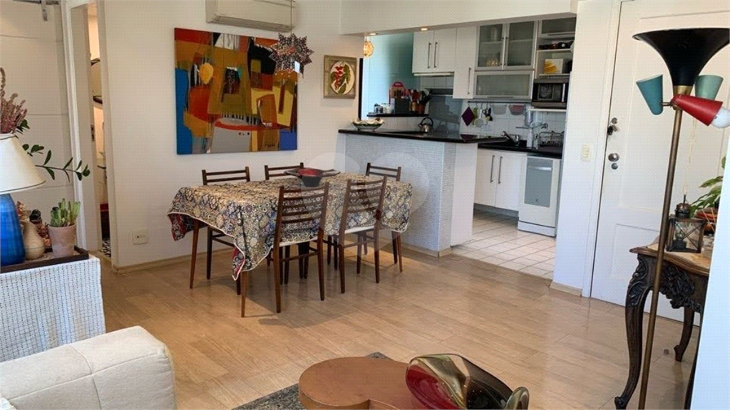 APARTAMENTO À VENDA NO ALTO DA LAPA