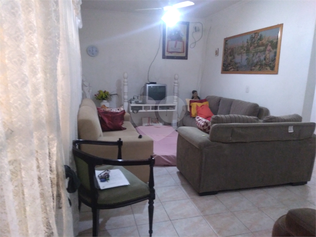 Espaçoso Sobrado no Bairro do Limão Z/N 