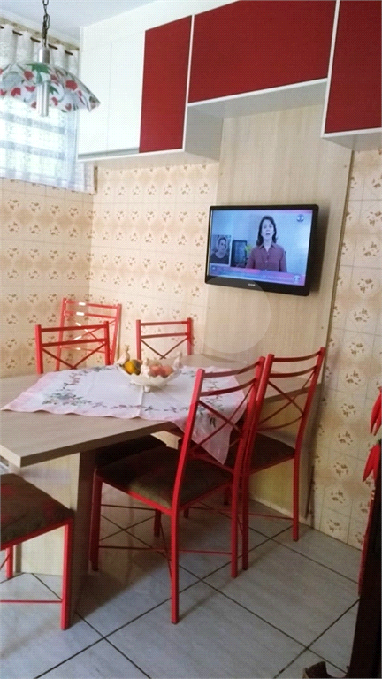 Casa térrea ao lado do Metrô. 5 minutos a pé. Maravilhoso